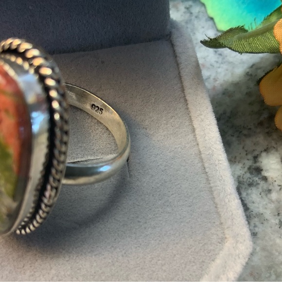 Sterling silver Unikite oval stone ring. 7.25 - Picture 4 of 4